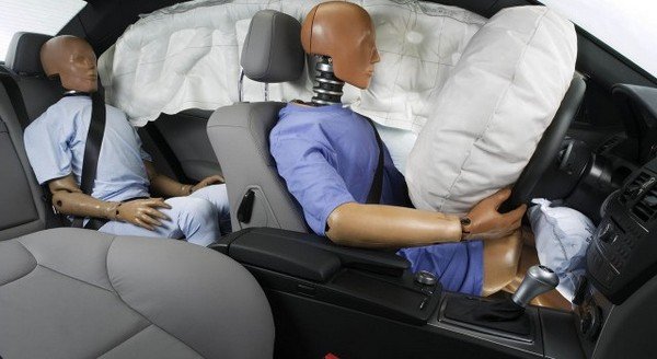 safety feature air bags in car