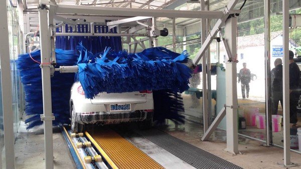 Automatic car wash machine