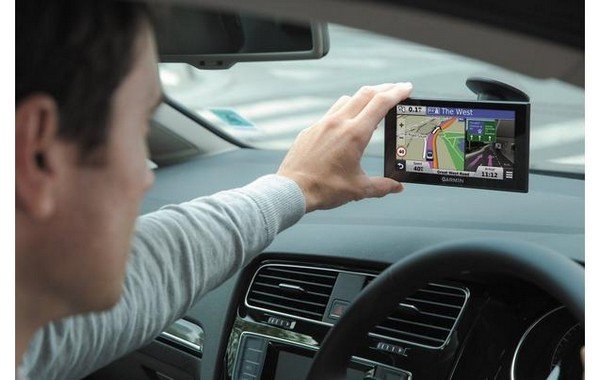 Sat-nav display attached to car’s windscree