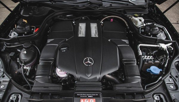  Mercedes-benz S-class 2018’s engine, under-the-bonnet view, bonnet being open
