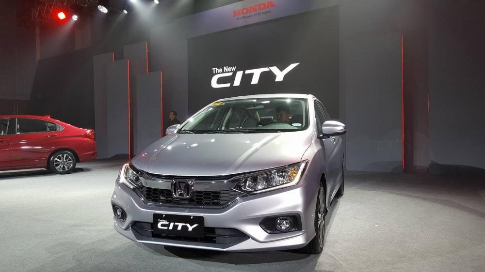Honda City 2018 silver exterior front look
