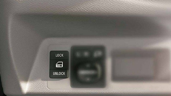 Toyota Platinum Etios 2018 feature