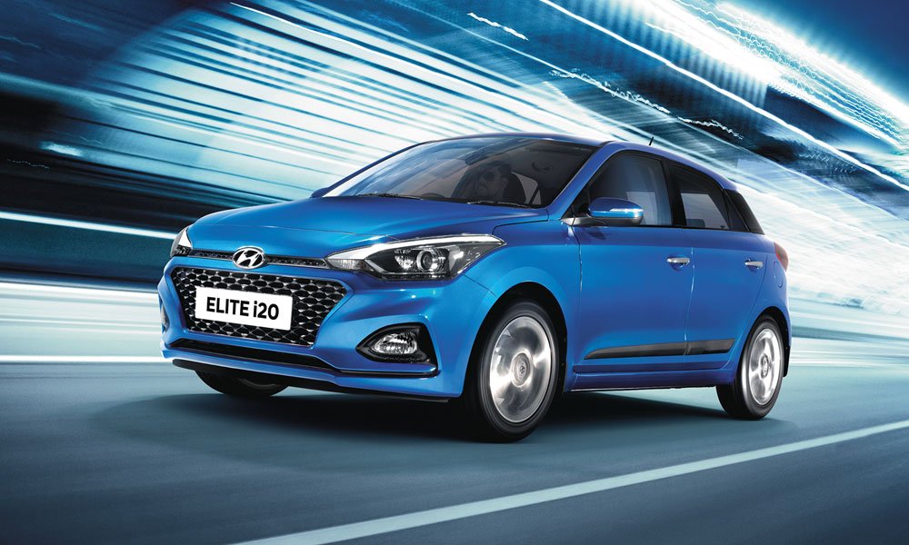 Hyundai Elite i20 blue colour on the road front look