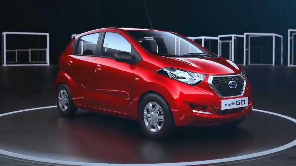 Datsun redi-GO 2018 red color left to right look
