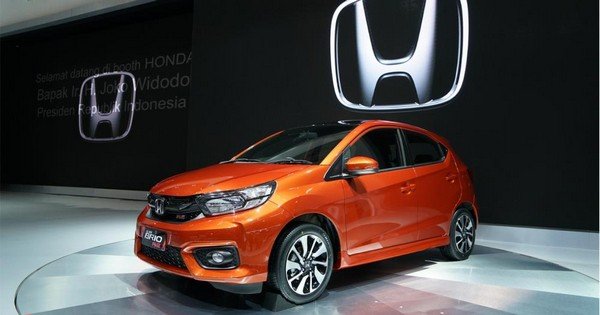 Honda Brio orage angle look at Indonesian launch 