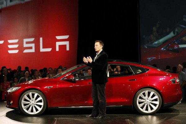 Elon Musk puplic speaking in Telsa show