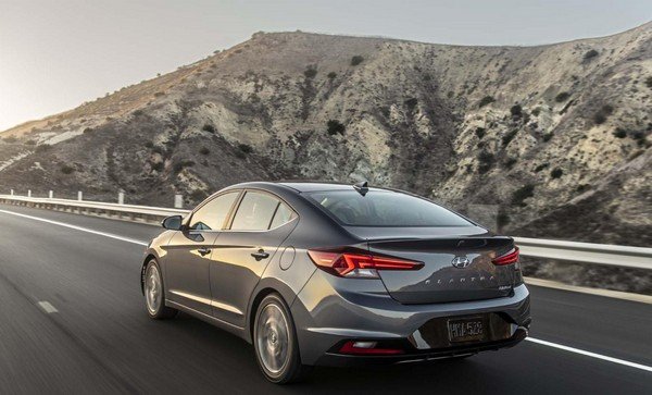  2019 Hyundai Elantra facelift on road rear look
