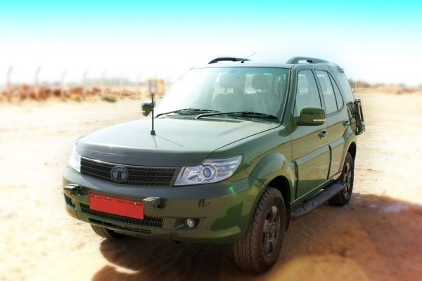 The Safari Storme GS800, army green colour, from front to back, nature background