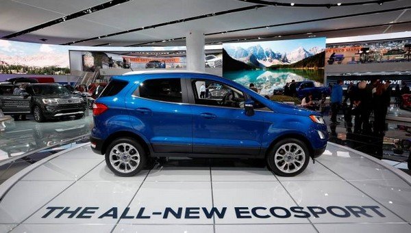 Ford EcoSport dark blue side profile