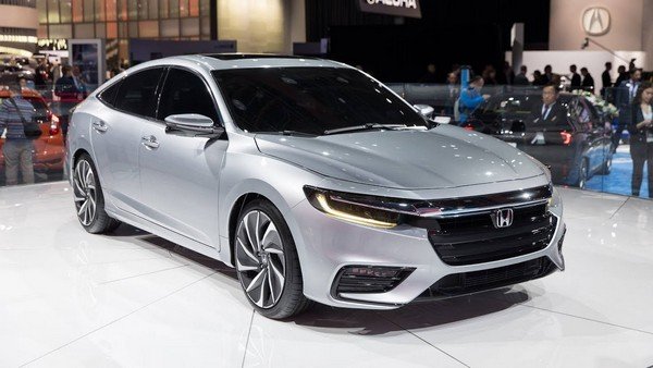 2020 Honda City silver colour from back to front