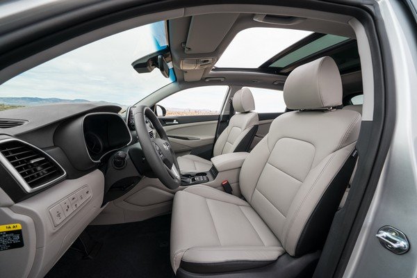 2019 Hyundai Tucson interior dashboard and seats