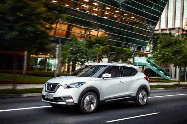 Nissan Kicks exterior on road silver color