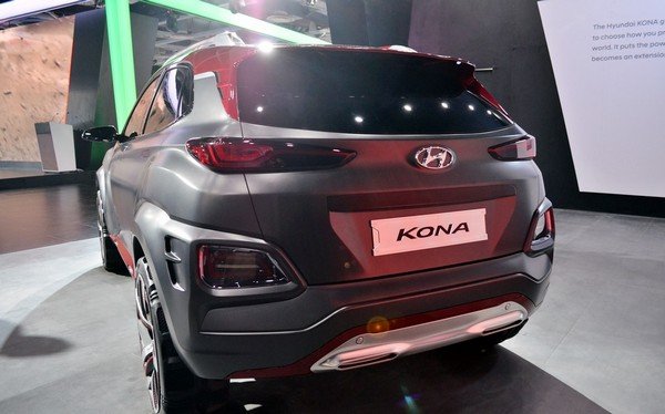 2018 Hyundai Kona sponic silver rear