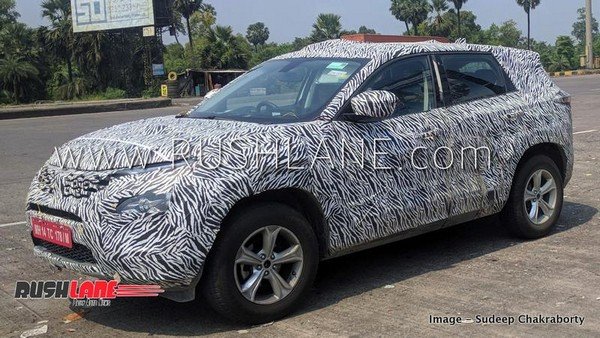 Tata Harrier on camouflage on indian street