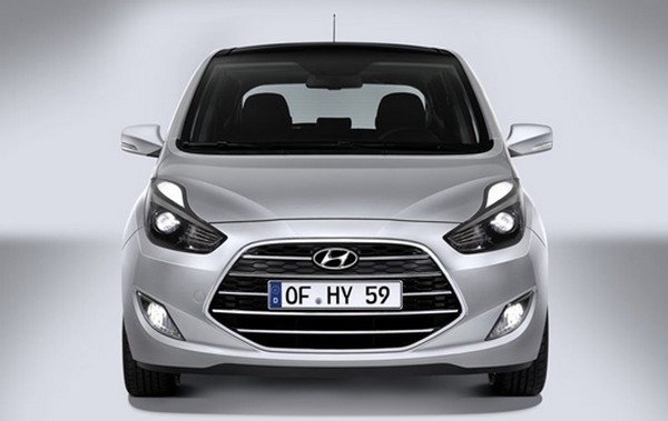 Hyundai Santro direct front look silver color