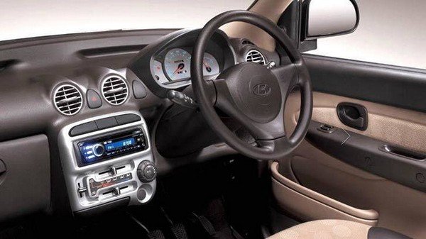 Old Hyundai Santro interior dashboard