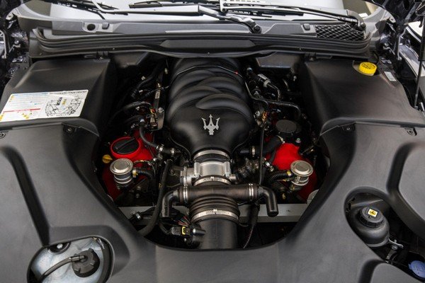 Maserati GranTurismo V8 engine.