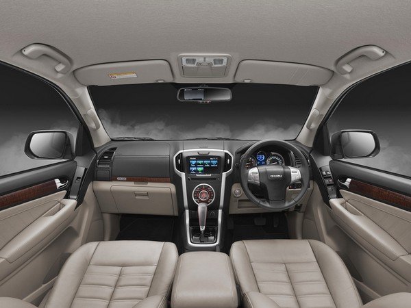 Isuzu MU-X facelifted SUV, interior look