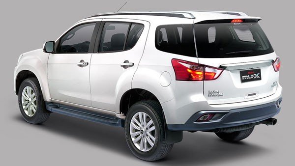 The 2018 Isuzu MU-X white colour, rear view