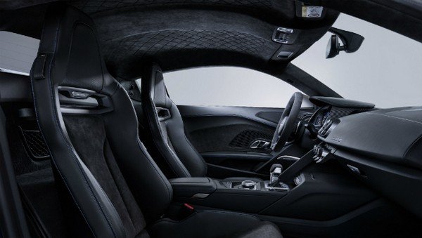 2019 Audi R8 interior