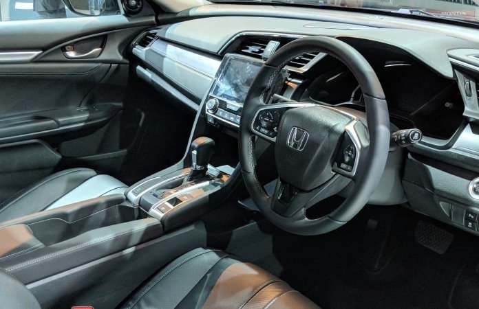 2019 Indian Honda Civic dashboard