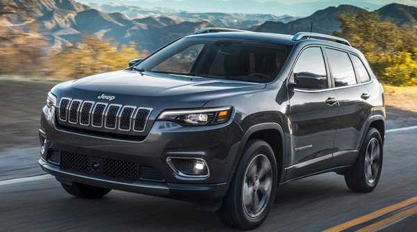 2019 Jeep Cherokee running on the road