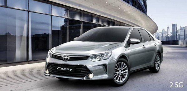 2019 Toyota Camry 2,5 G, silver, front left side