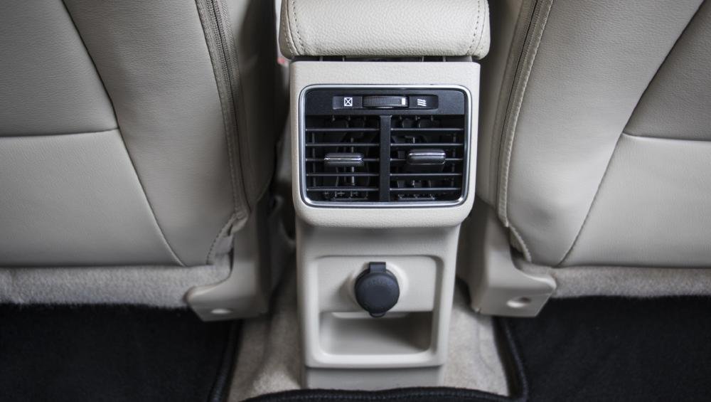 Maruti Suzuki Ciaz 2018 rear AC vent