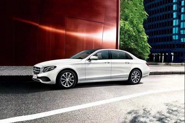 Mercedes-Benz E-Class, white colour