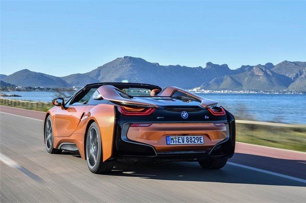 2018 BMW i8 Roadster rear running on the road