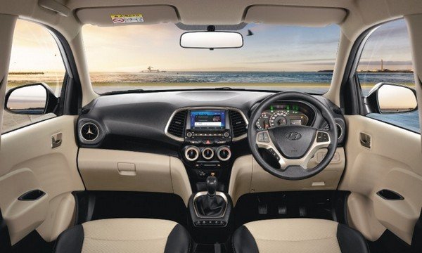 Hyundai Santro Interior dashboard