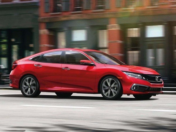 Honda Civic 2019, the sedan trim, right side