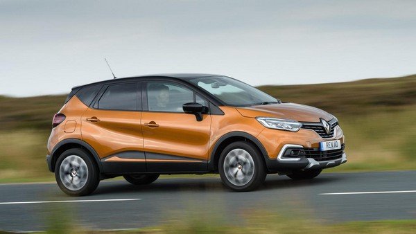2019 Renault Captur on road