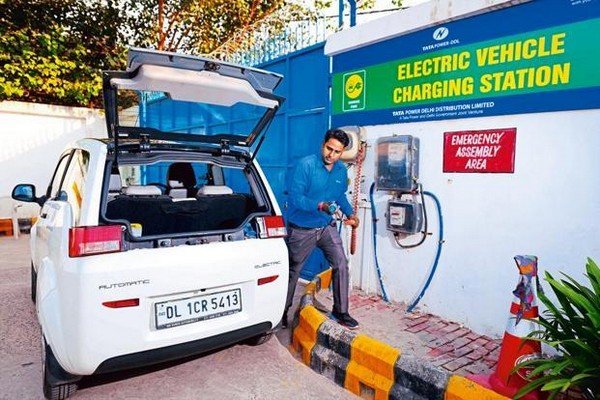 charging electric car in India