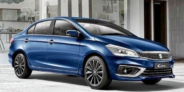 Maruti Ciaz blue color side look from left to right