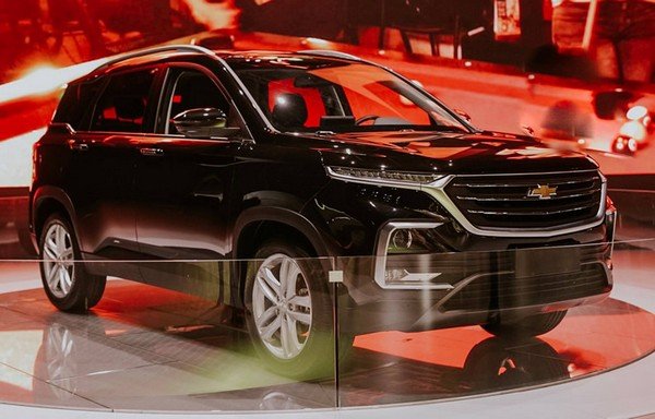 2019 Chevrolet Captiva front angular look