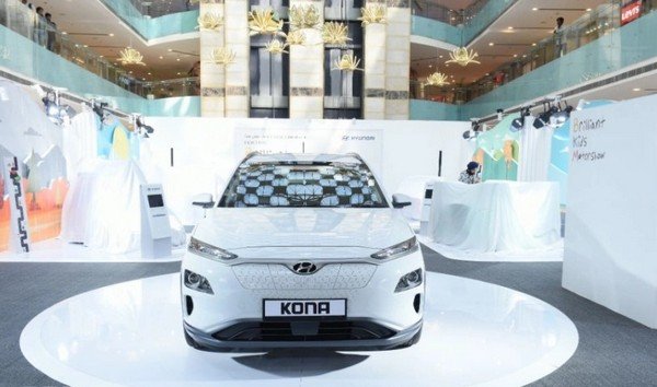 Hyundai Kona EV, White Colour, Front Angular Look