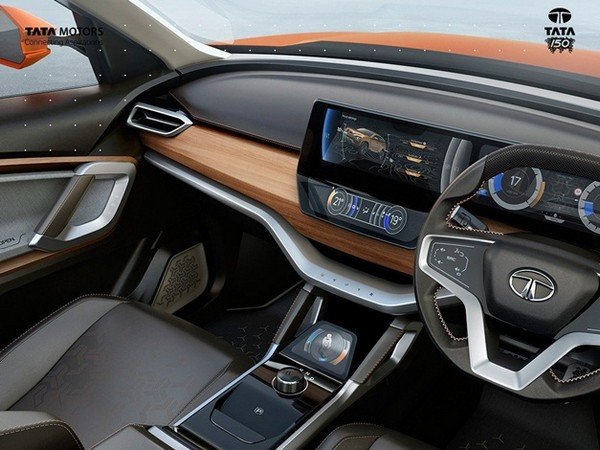 Tata Harrier floating touchscreen and dashboard