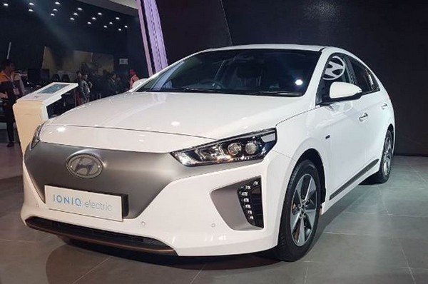 Hyundai Ioniq EV angular look