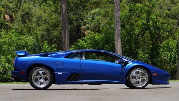 blue Lamborghini Diablo side view