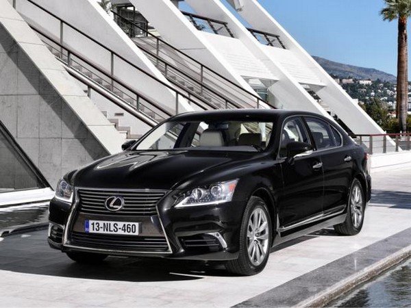 black Lexus LS600hl angle view