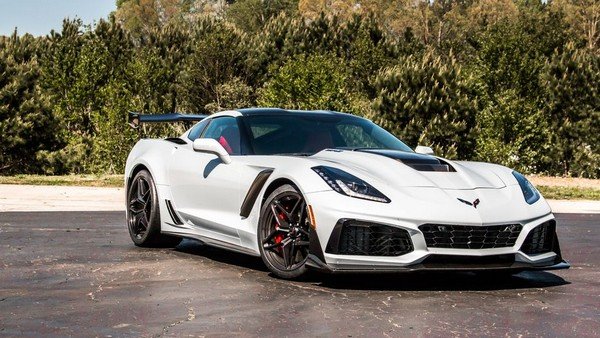 white Chevrolet Corvette ZR1 angle view