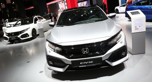 2019 Honda Civic, White Colour, Front Angular Look