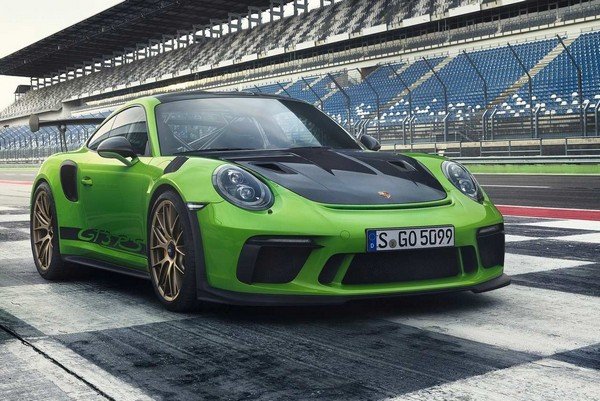 new-gen Porsche 911 front 