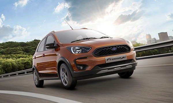 Ford Freestyle on the road