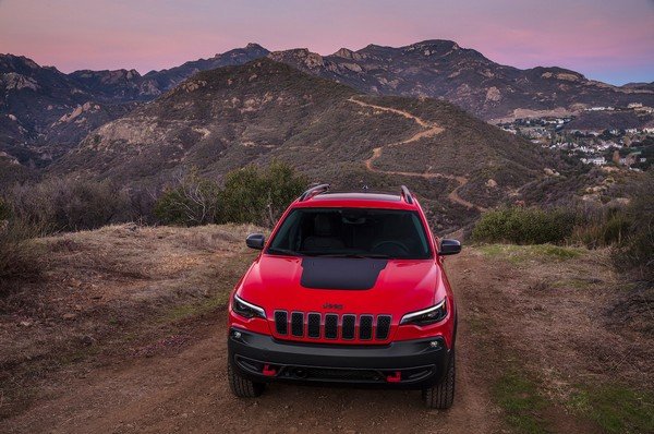 Jeep Cherokee, red color, front angular look