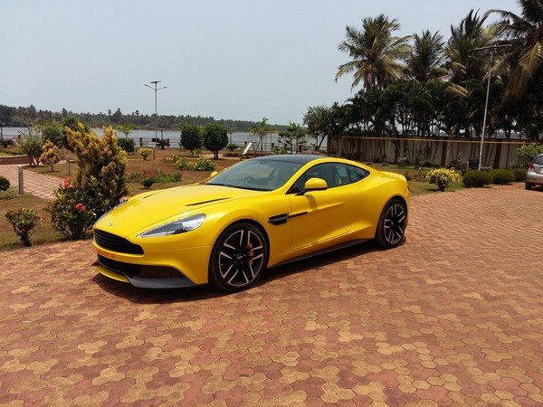Aston Martin Vanquish, Yellow colour