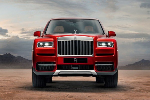 Rolls-Royce Cullinan, Red Colour, Front Angular Look