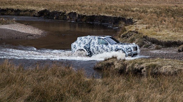 2018 Rolls-Royce Cullinan, Off-Road Driving