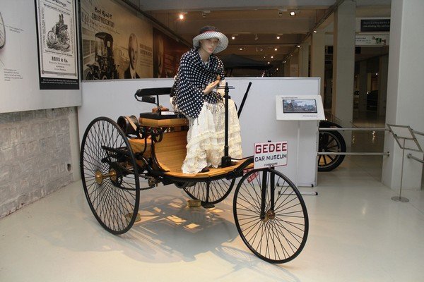 replica of 1886 Benz Motorwagen